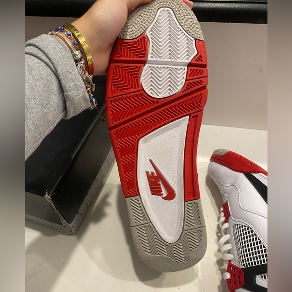 Air Jordan 4 Retro - Picture 5 of 6